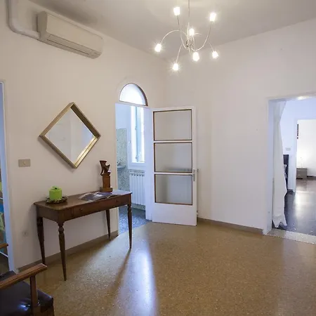 Casa Renier-biennale Daire Venedik