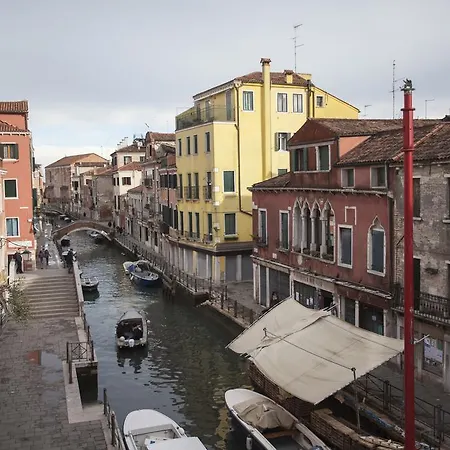Casa Renier-biennale Lejlighed *